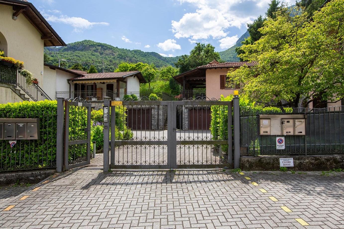 L'Acero Rosso - Giardino Privato E Box Auto Villa Menaggio Eksteriør billede