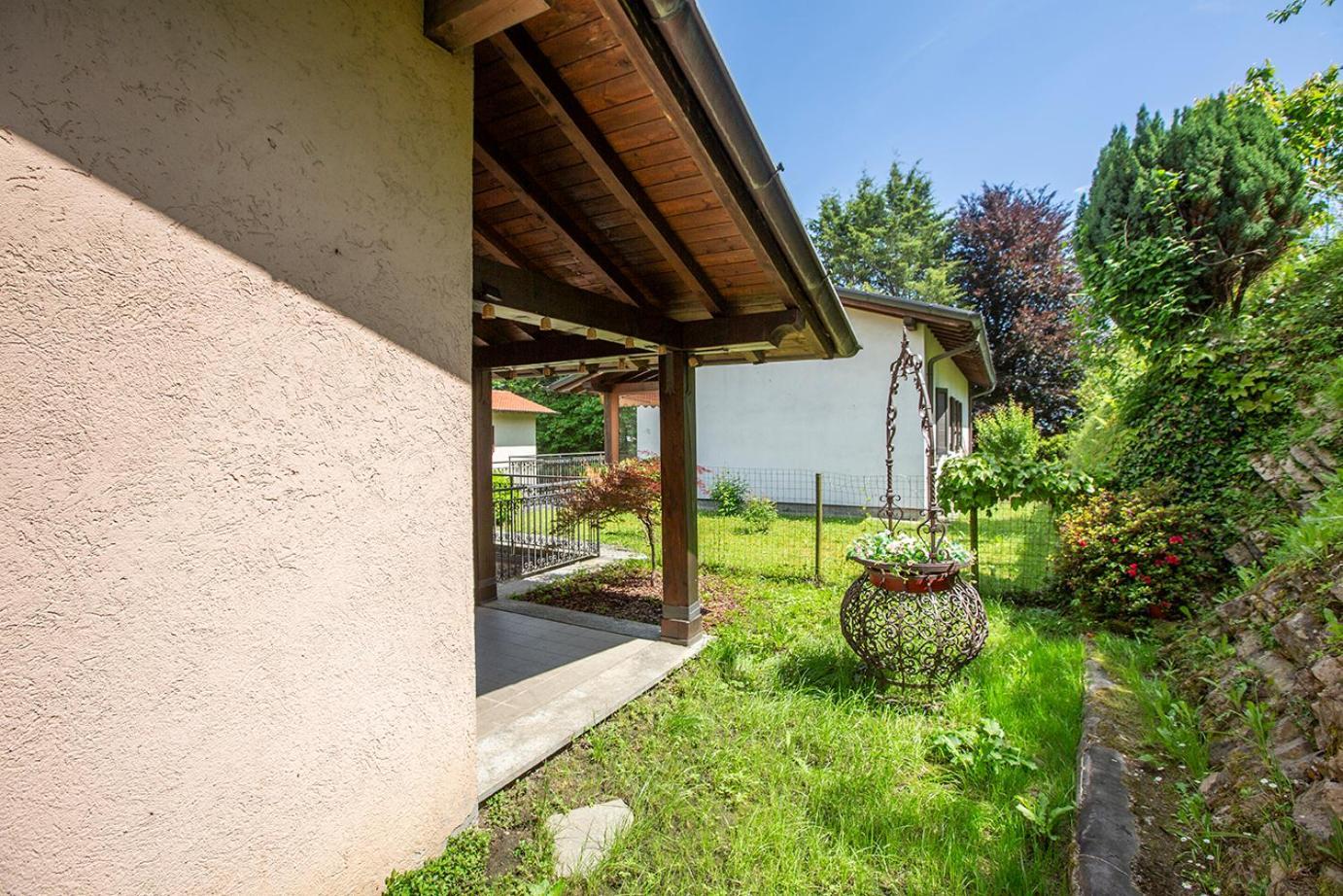 L'Acero Rosso - Giardino Privato E Box Auto Villa Menaggio Eksteriør billede